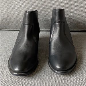 Seychelles Short leather booties, size 9